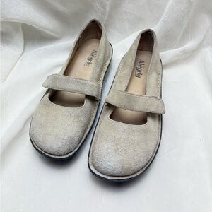 Alegria Women's Tan Mules